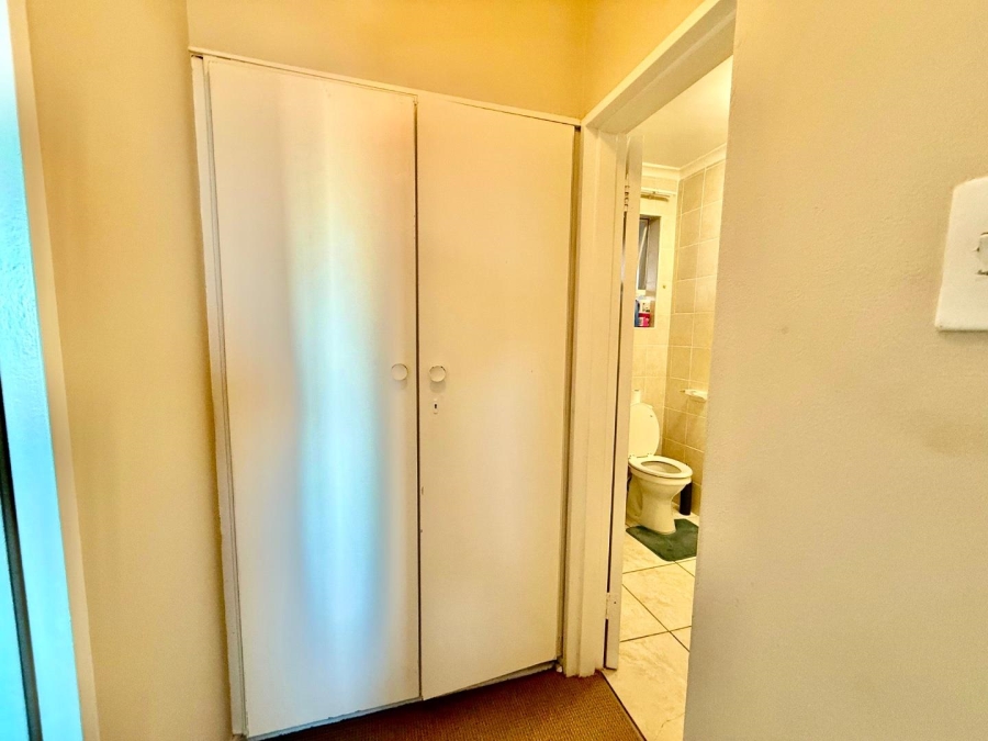 1 Bedroom Property for Sale in Port Elizabeth Central Eastern Cape